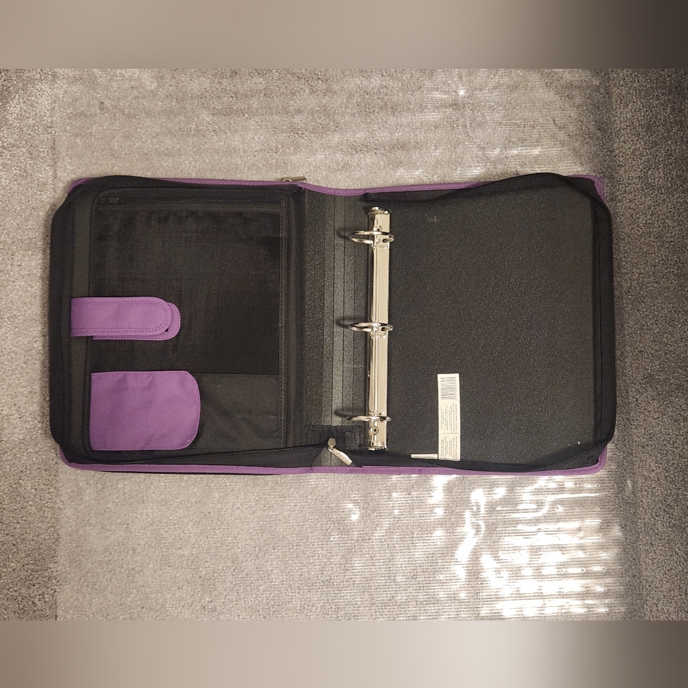 Binder - Picture 2 of 4